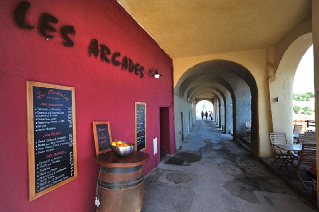 Hotel De La Plage Les Arcades 알가졸라 외부 사진